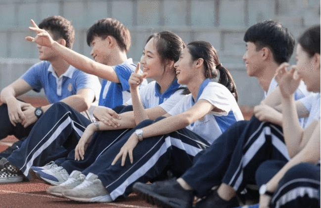 22年高考增加新门槛，高中迁过户口的同学或受影响，考生要注意