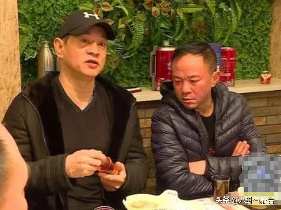 演员周浩东，27岁上北电，养父是他前行路上最大的支持