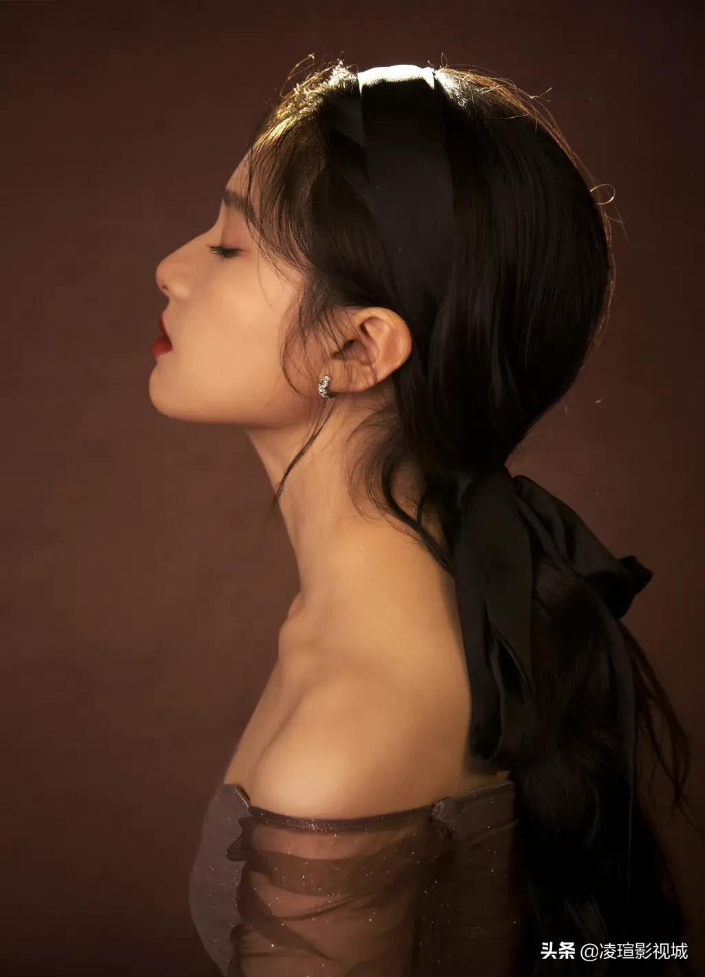 明星壁纸图片分享：张婧仪（1）