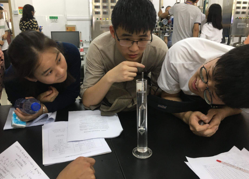 大学生申请放假留校，给出“五字”理由，网友：艺高人胆大