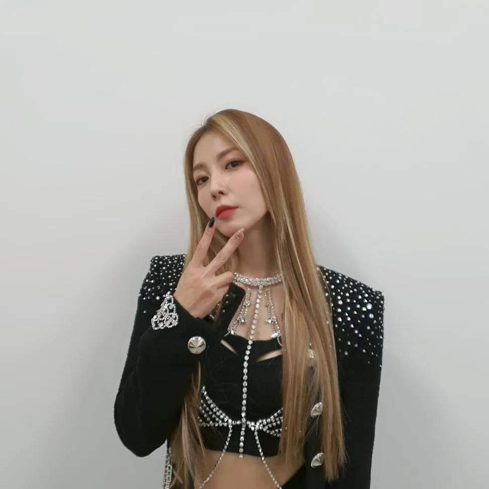 韩国天后宝儿，虽然个子不高，但气场实在是太强大了