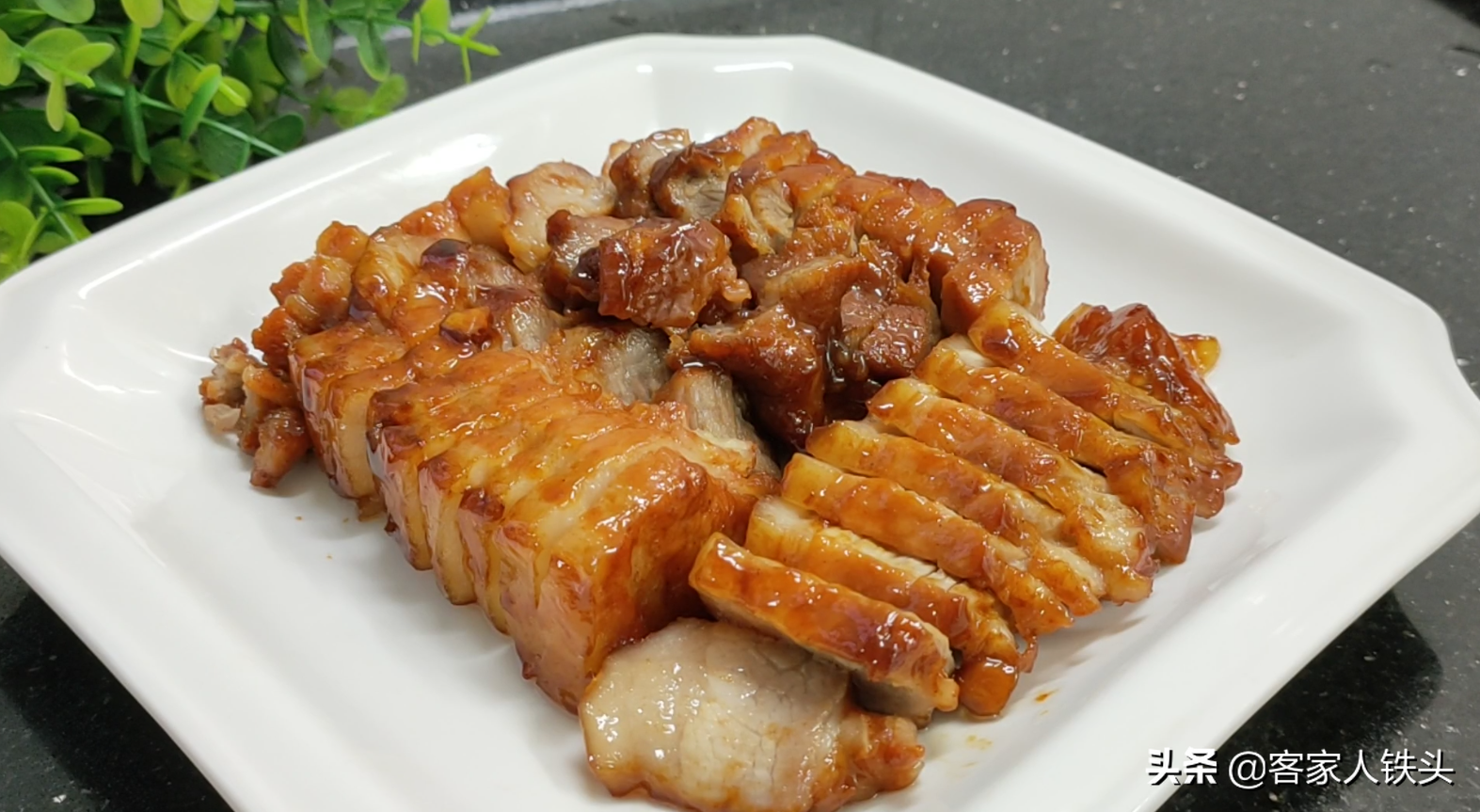 广式叉烧为什么那么香？原来做法这么简单，一打开盖，肚子都饿了