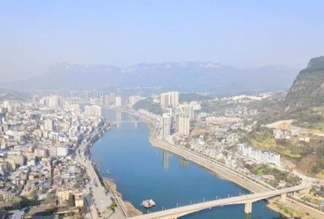 三姐弟称霸思南11年：火烧教育局，强锁国土局，逼校长下跪