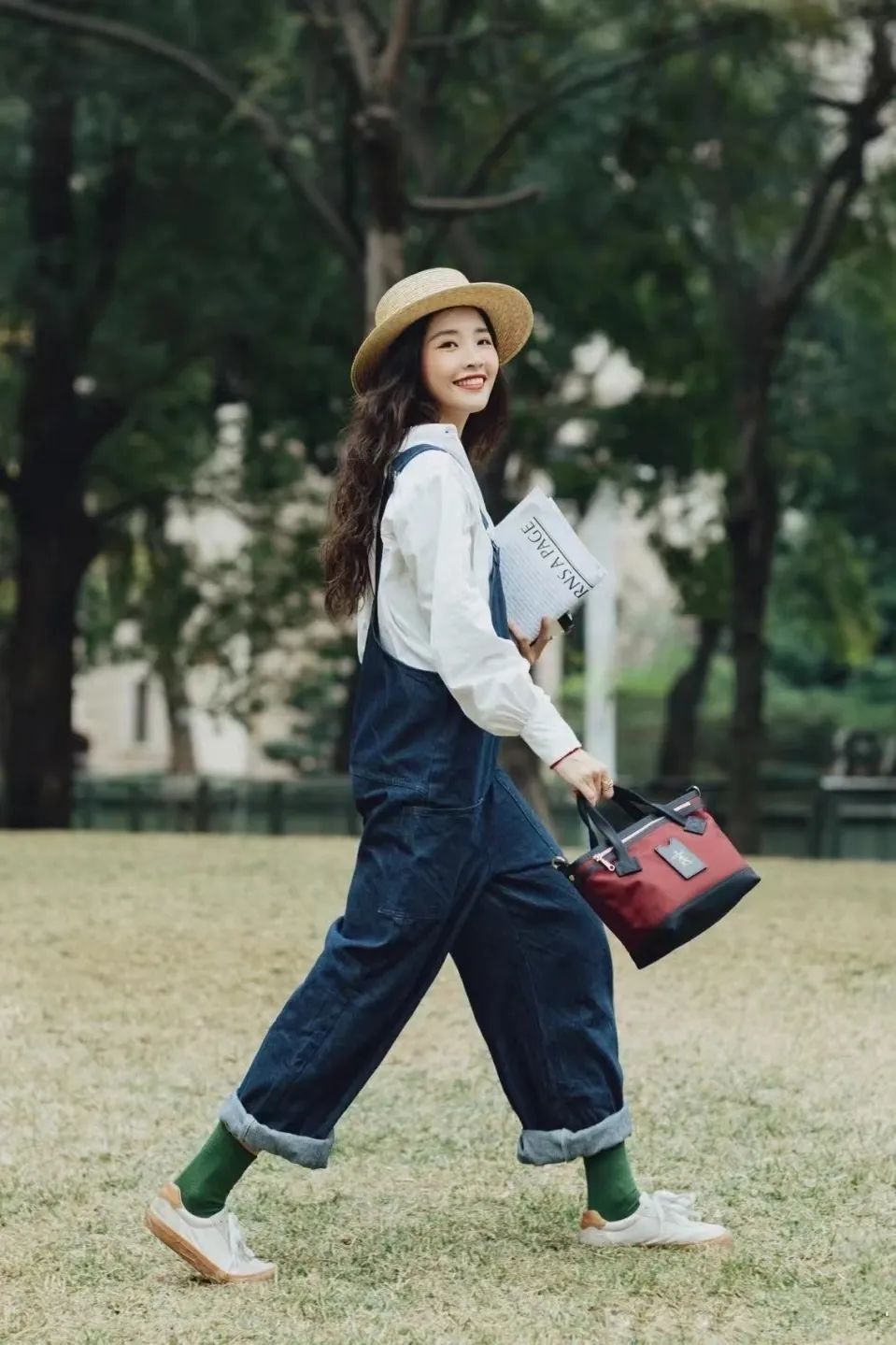 次次艳压00后小花，35岁的杨幂心机在哪儿？