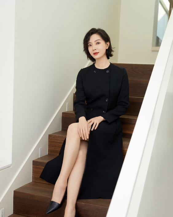 女人过了四十岁，做发型千万别踩这五种“雷”，显老又显土气