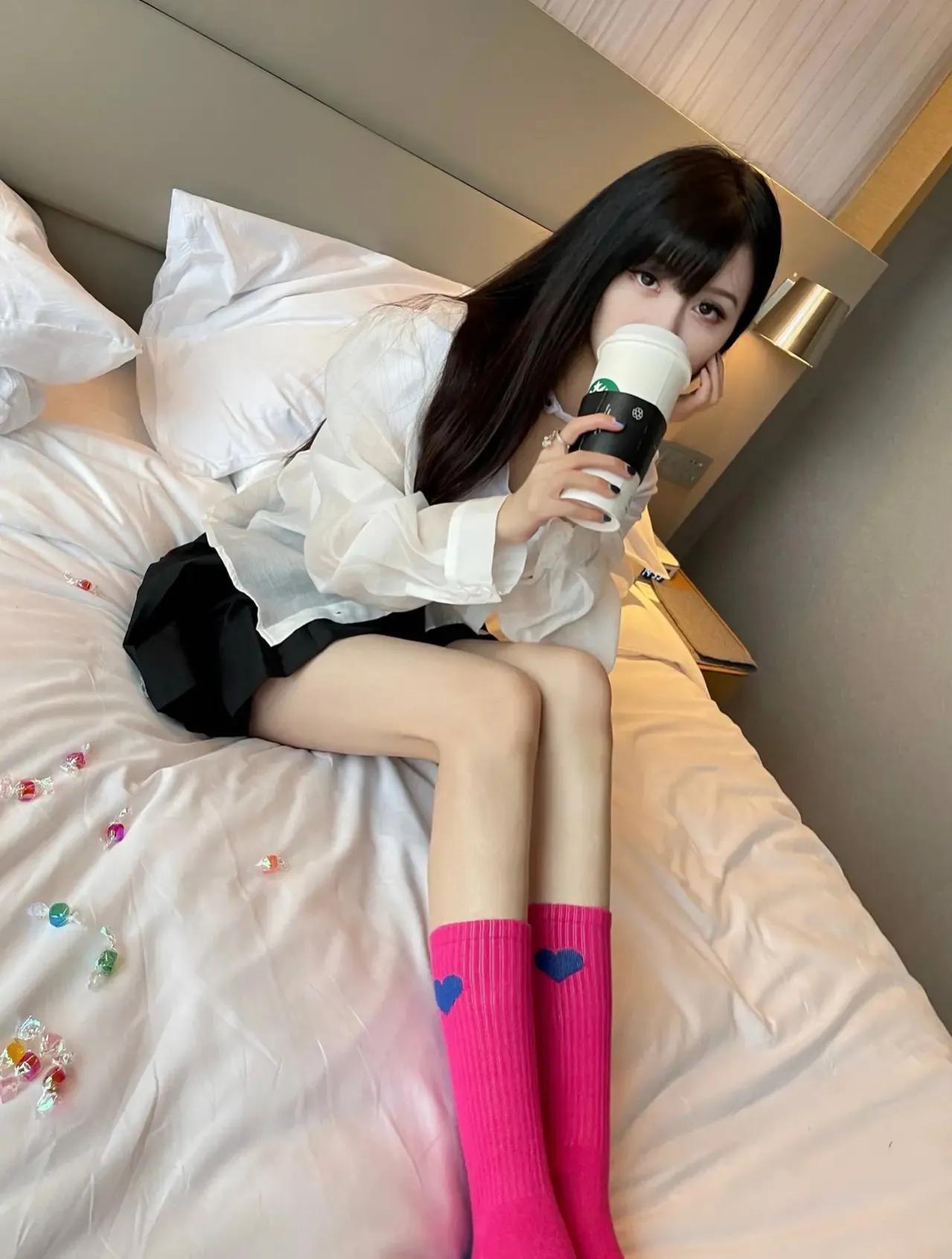 by2整容前后素颜惊呆众人 双胞胎女团by2否认整容图片