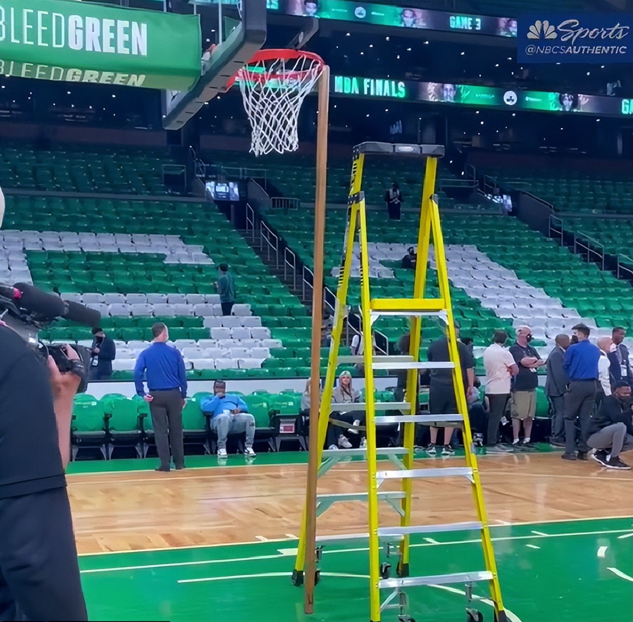 nba主场都有哪些优势(主场哨？盘外招？都是常规操作！总决赛主场优势究竟有多重要)