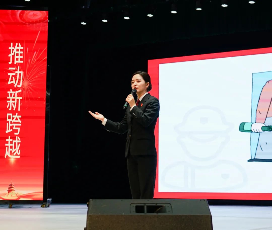 【身边榜样】致敬“铿锵玫瑰”
