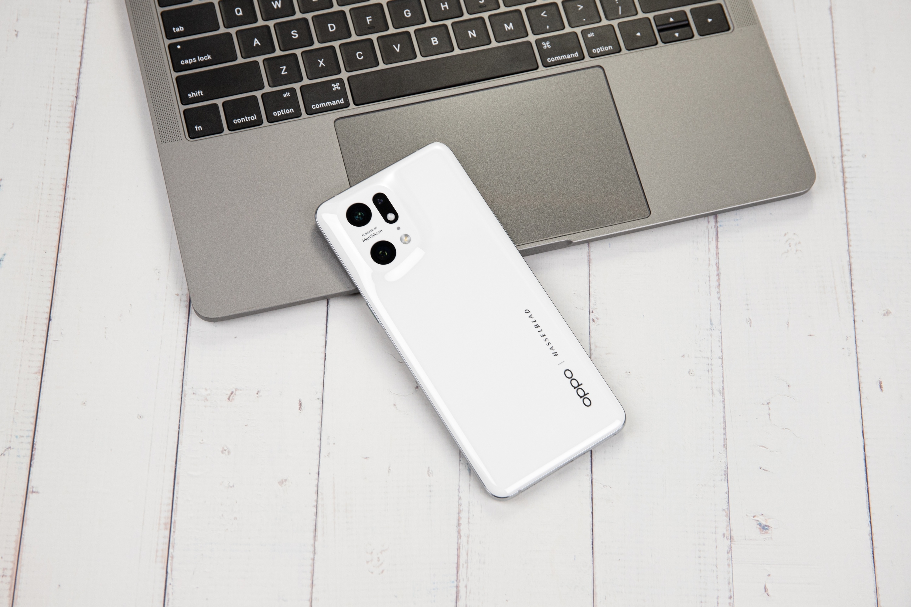 “冒险”投入值不值？OPPO Find X5 Pro首发评测，视频能力是重头戏