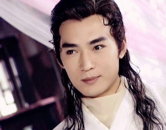 回眸一笑百媚生！男人魅起来太欲了，这6位的回眸杀让人惊艳