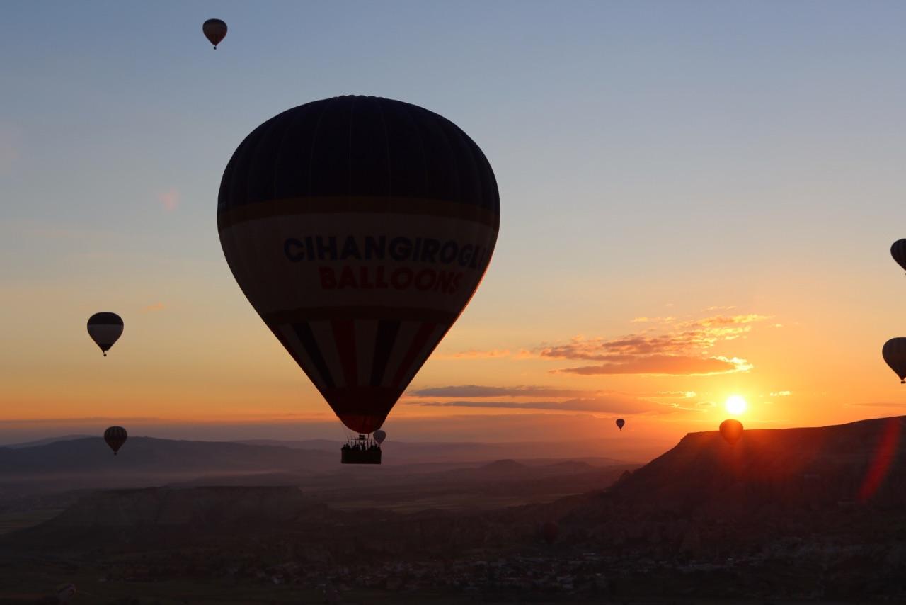 1974年，一只直径15米的间谍气球飘到河北，总理下令：务必击落