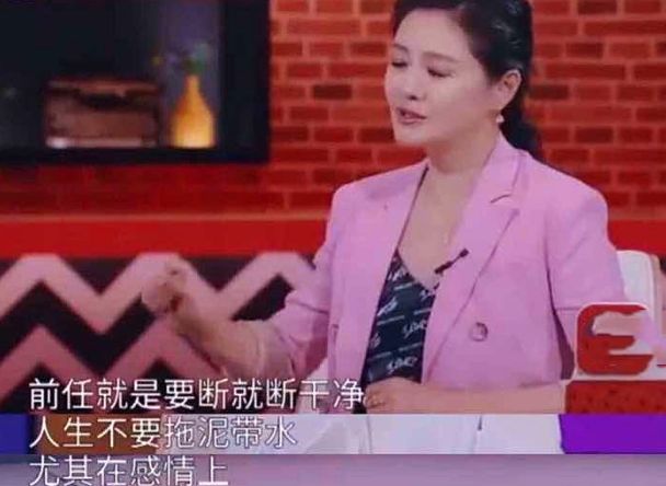 表面“人间清醒”，实际生活却一团糟，这些女星实在令人尴尬