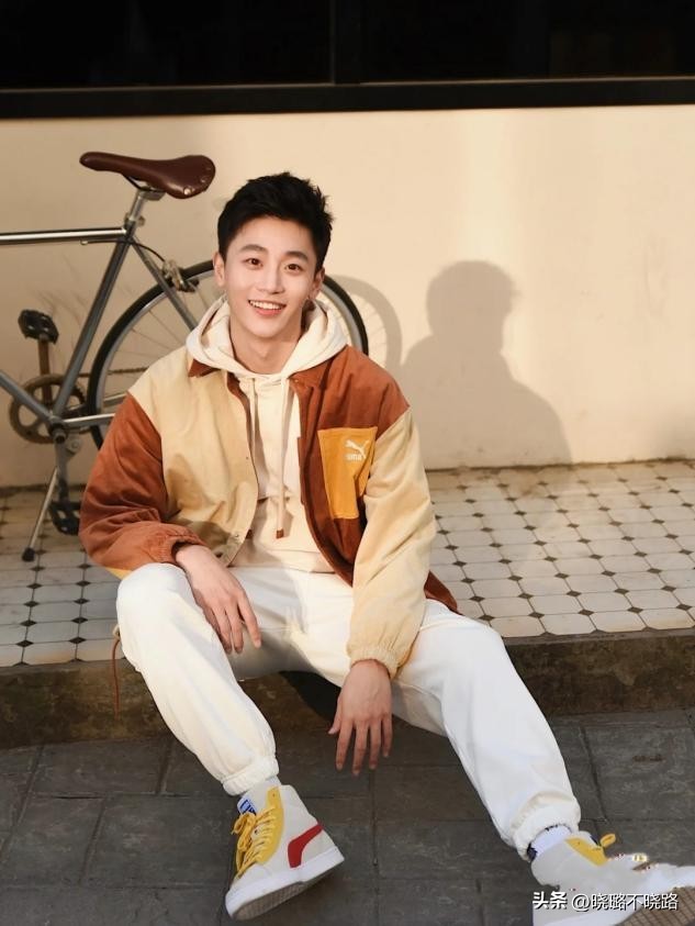 身高不到180的男生，少穿这3双鞋吧！邋遢显矮，不招女生喜欢