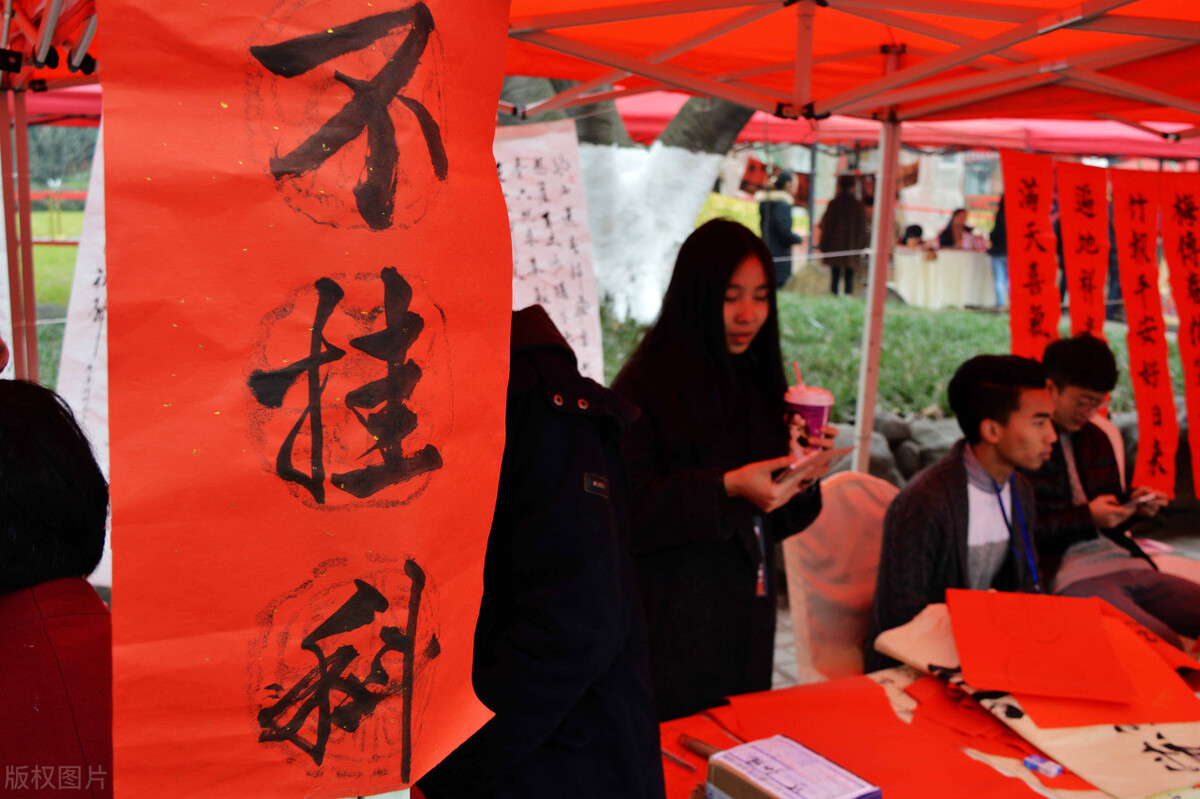 大学挂科有什么后果？评优、保研、入党，都会受影响，补救很麻烦