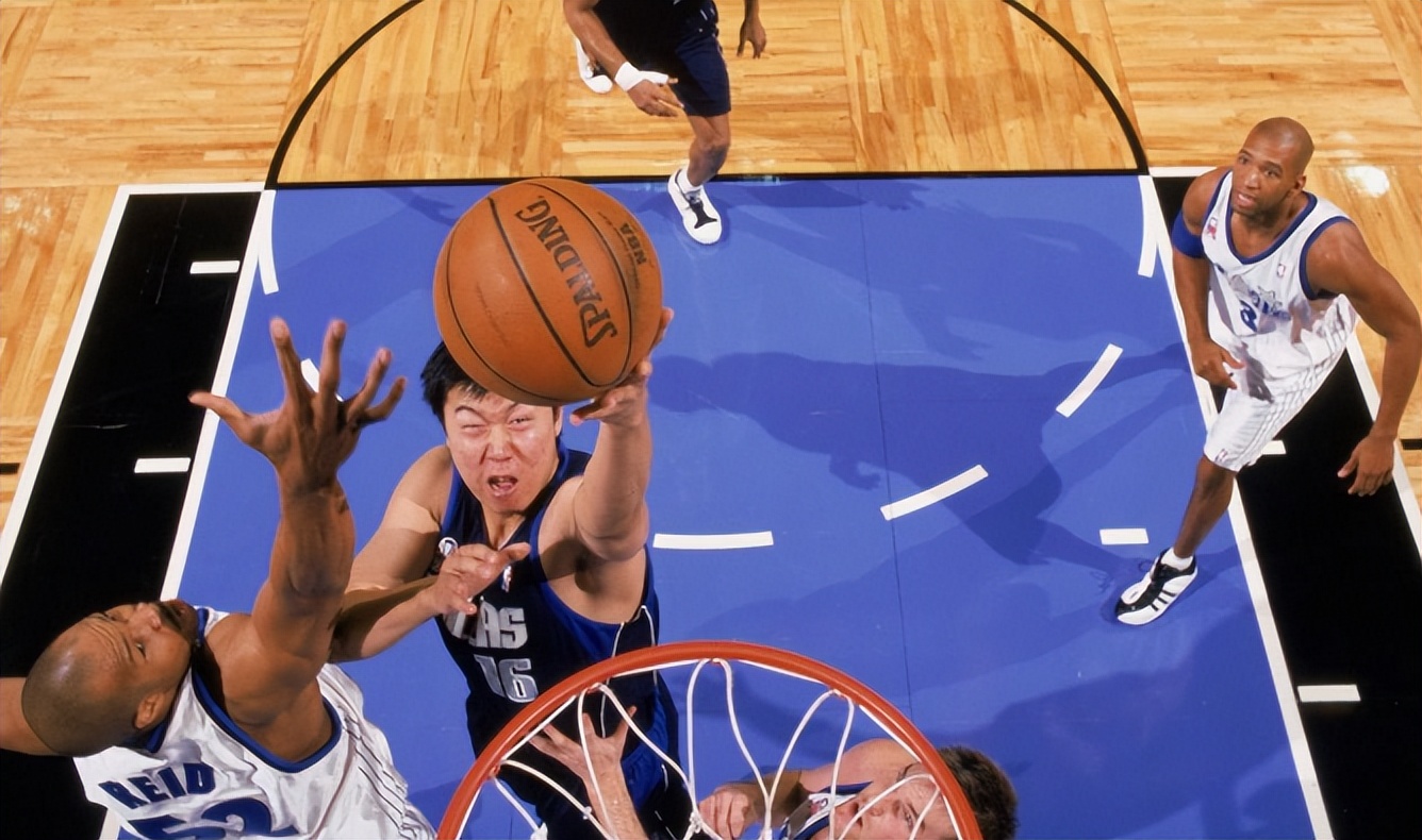 王治郅后面怎么不去nba(王治郅当年nba夏季联赛表现那么强，为啥都不能在nba立足？)