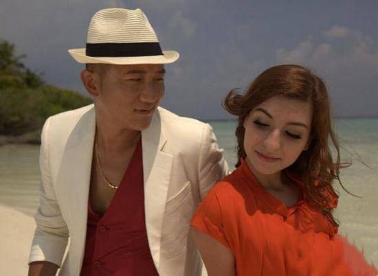 关喆的完美人生！当人民教师，娶葡萄牙老婆生三胎，妻子身份高贵