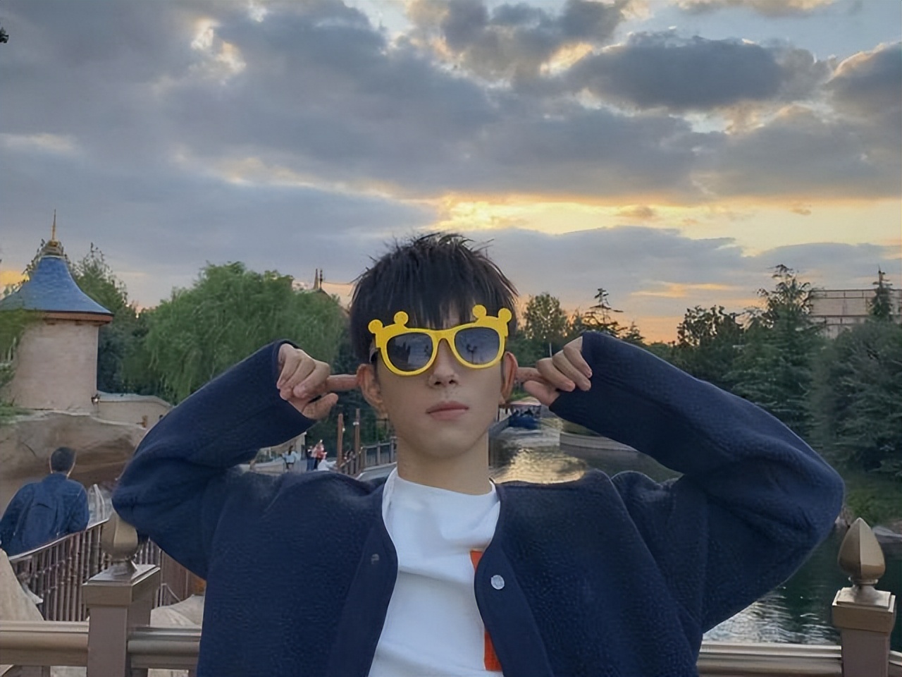 《星汉灿烂》挖到宝藏男孩？两个夏天有爆款，网友：就是差点运气