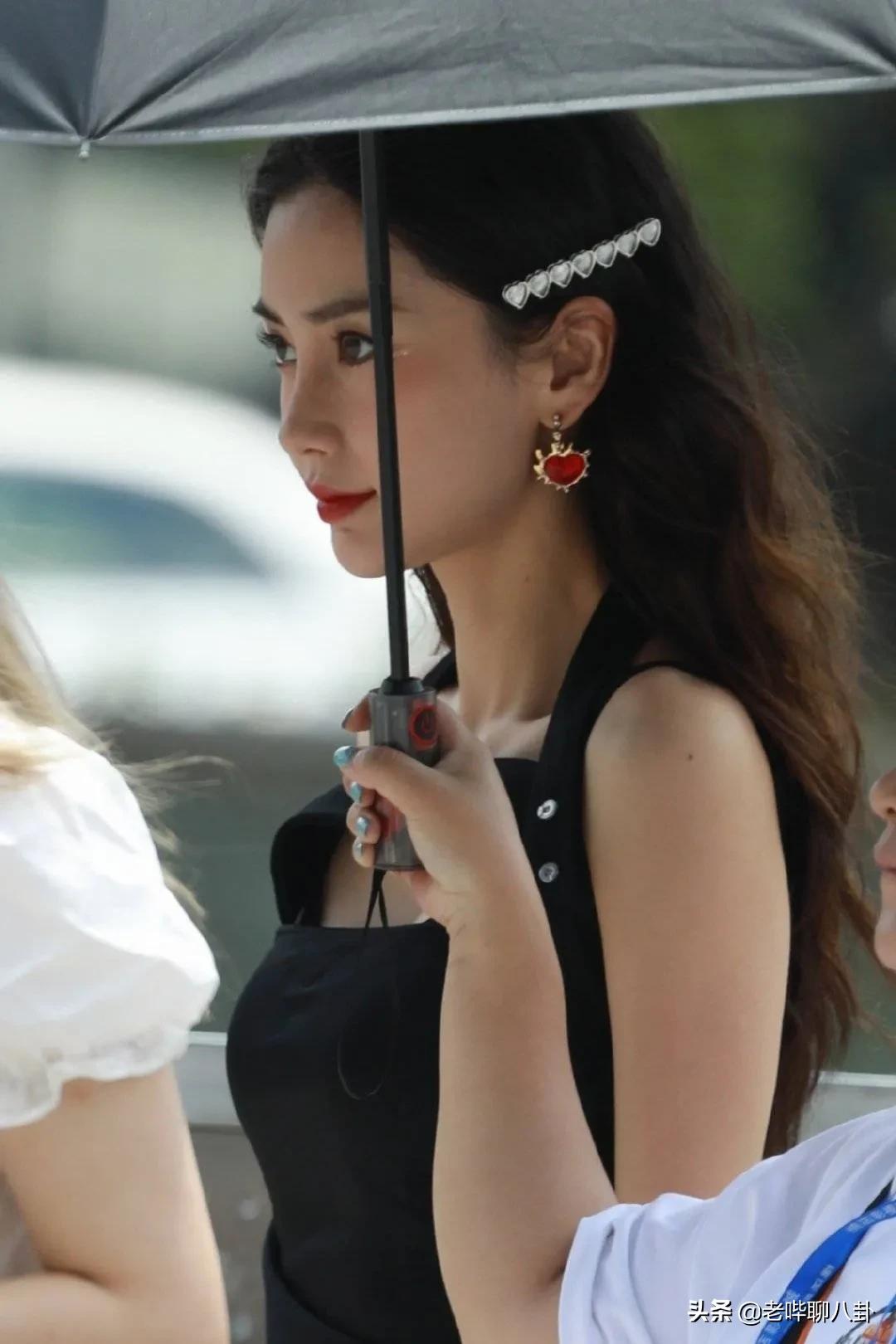 杨颖Angelababy红与黑造型，生图比精修还好看，美图分享