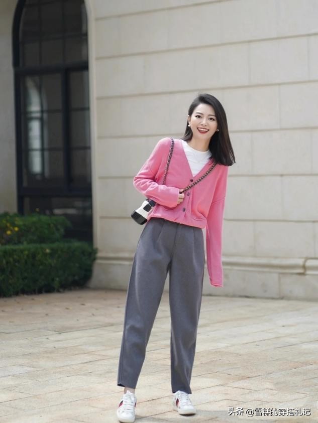 今年裤子流行“穿宽不穿紧”，时髦百搭还遮肉，胯宽、腿粗都适合