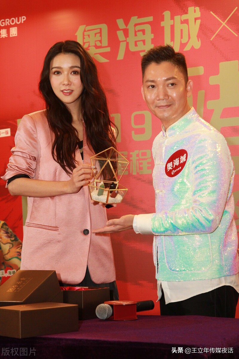 薛凯琪《乘风破浪》录制，明媚大眼清新可爱风