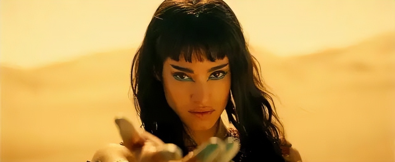 是我们好糊弄？还是我们审美落伍了？这13部烂片，票房破132亿了