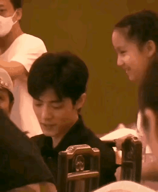 210607拾光盛典的贵公子肖战真的太好看了