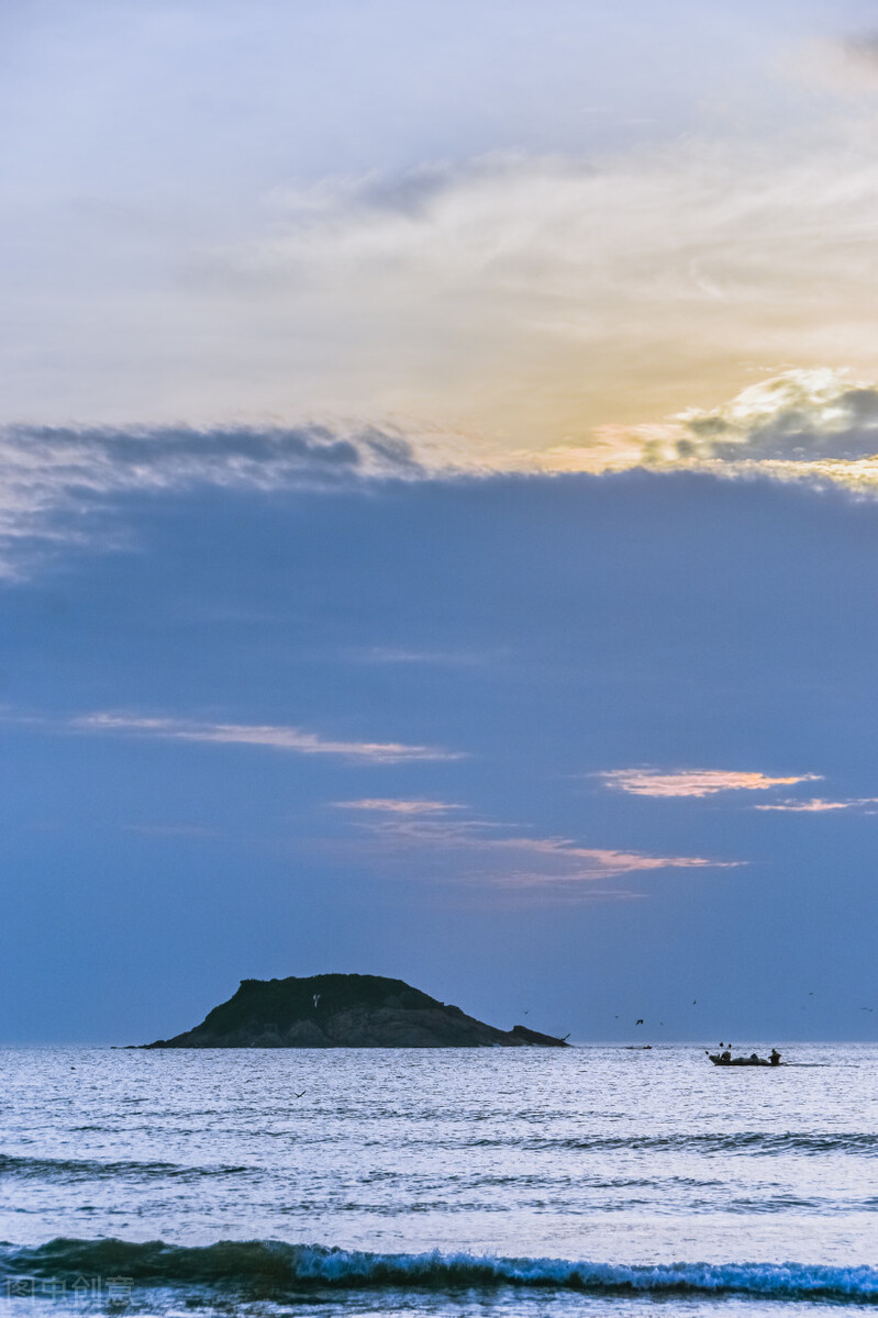 漂亮的大海高清图片大全。海边唯美风景。蓝天大海风光，美丽治愈