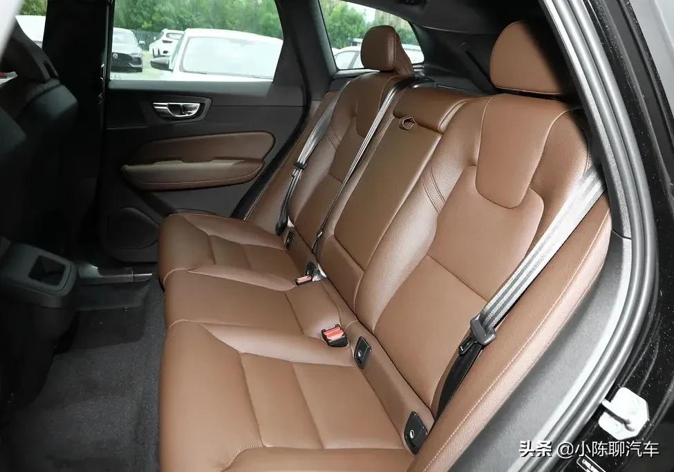 沃尔沃XC60：40.28万买豪华版，2.0T+48V电机