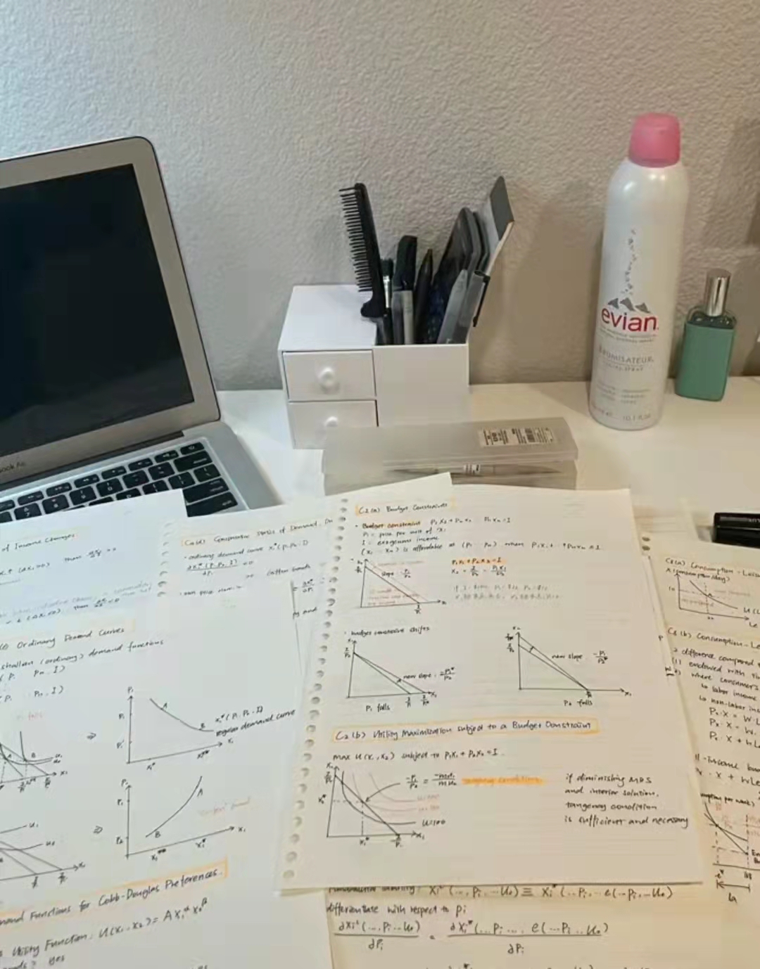 浙江一名女孩火了，从国外回北大读书，生活照曝光，颜值不低