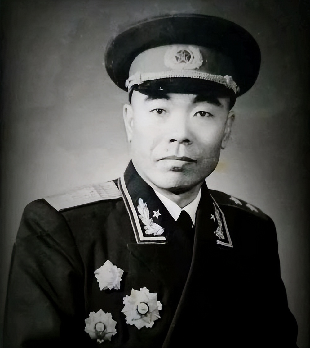 1955年沈阳军区成立,邓华任司令员,下辖4个主力军的军长是谁?