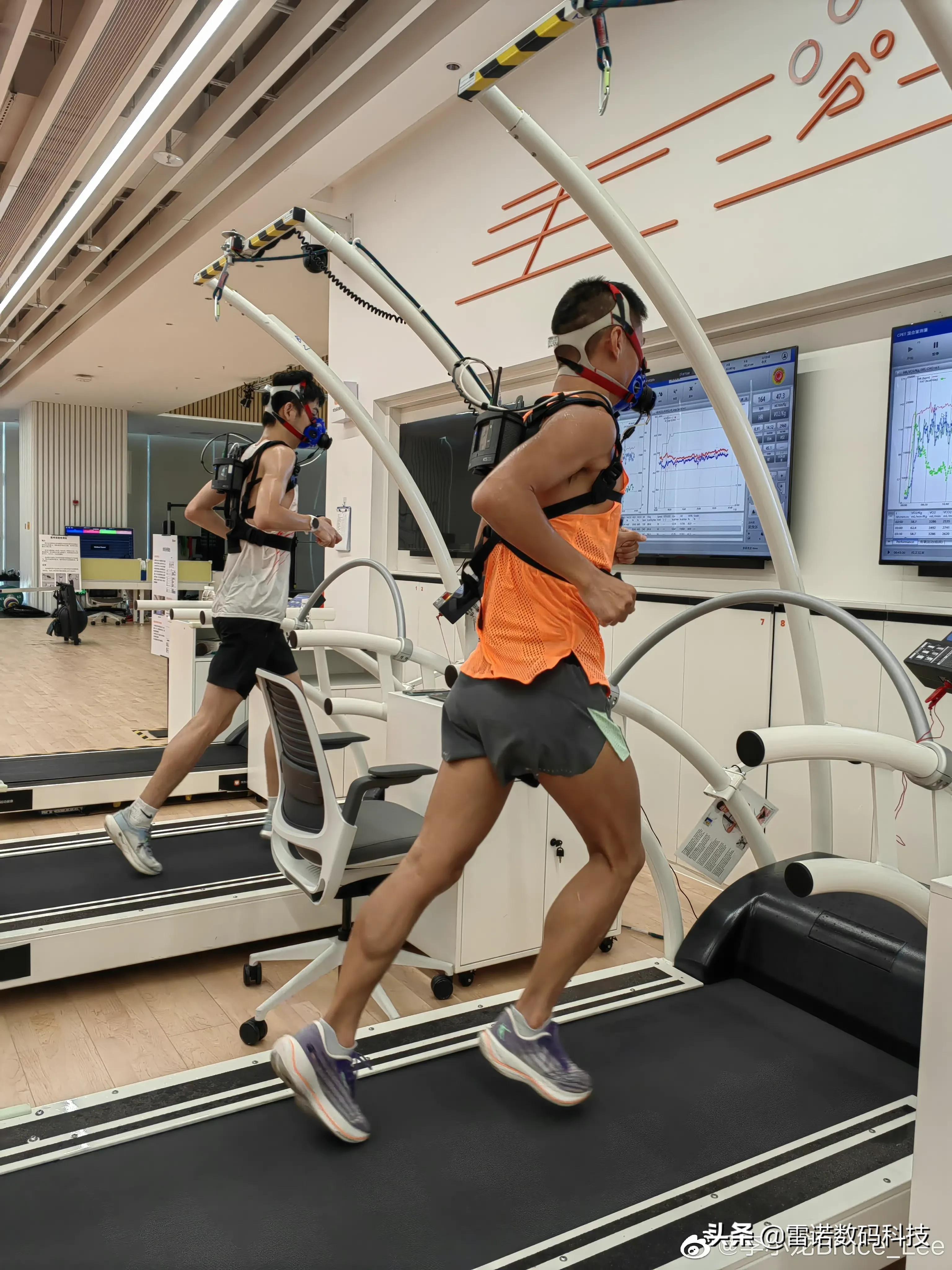 华为运动健康科学实验室曝光，华为手机产品线副总裁还在打羽毛球