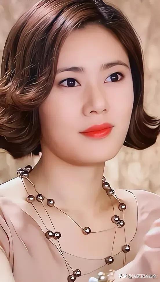 韩国明星秋瓷炫