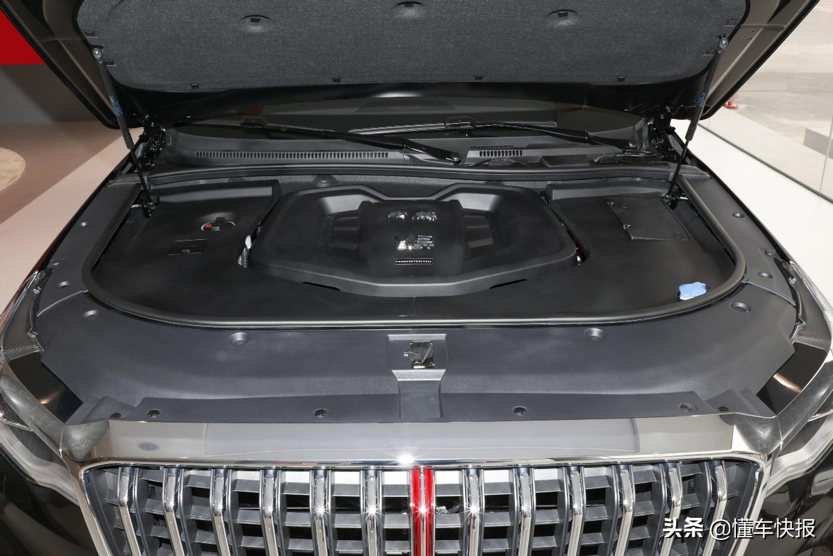 定位中大型SUV，3.0T车型配空气悬架，2022款红旗HS7选购建议