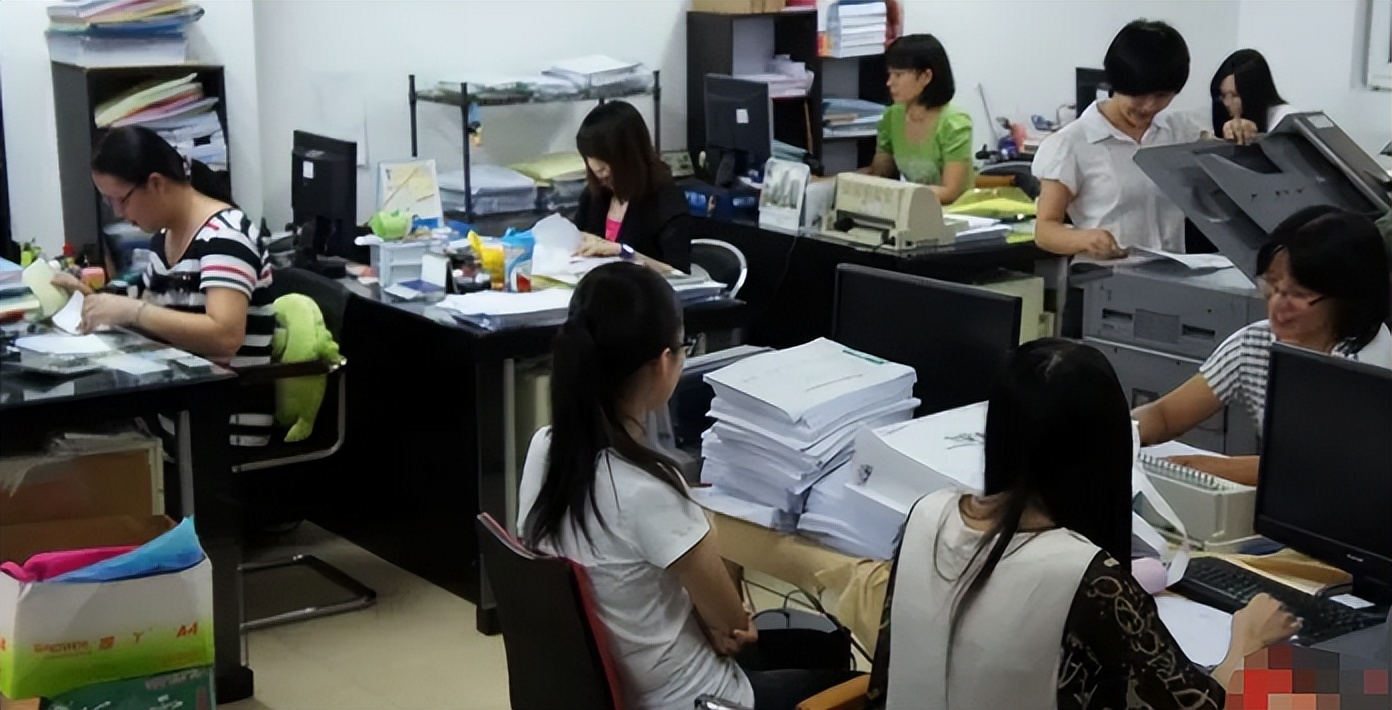 清华大学宣布本科取消会计专业，引网友热议：会计行业不行了？