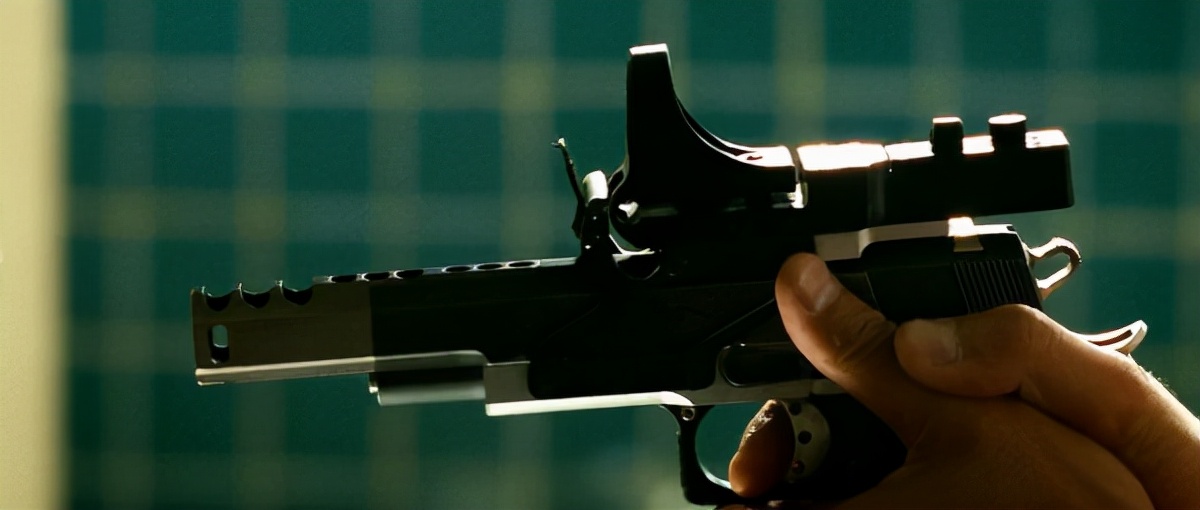 基于经典的m1911 碳钢枪身,钛枪口补偿器strayer voigt infinity 1911