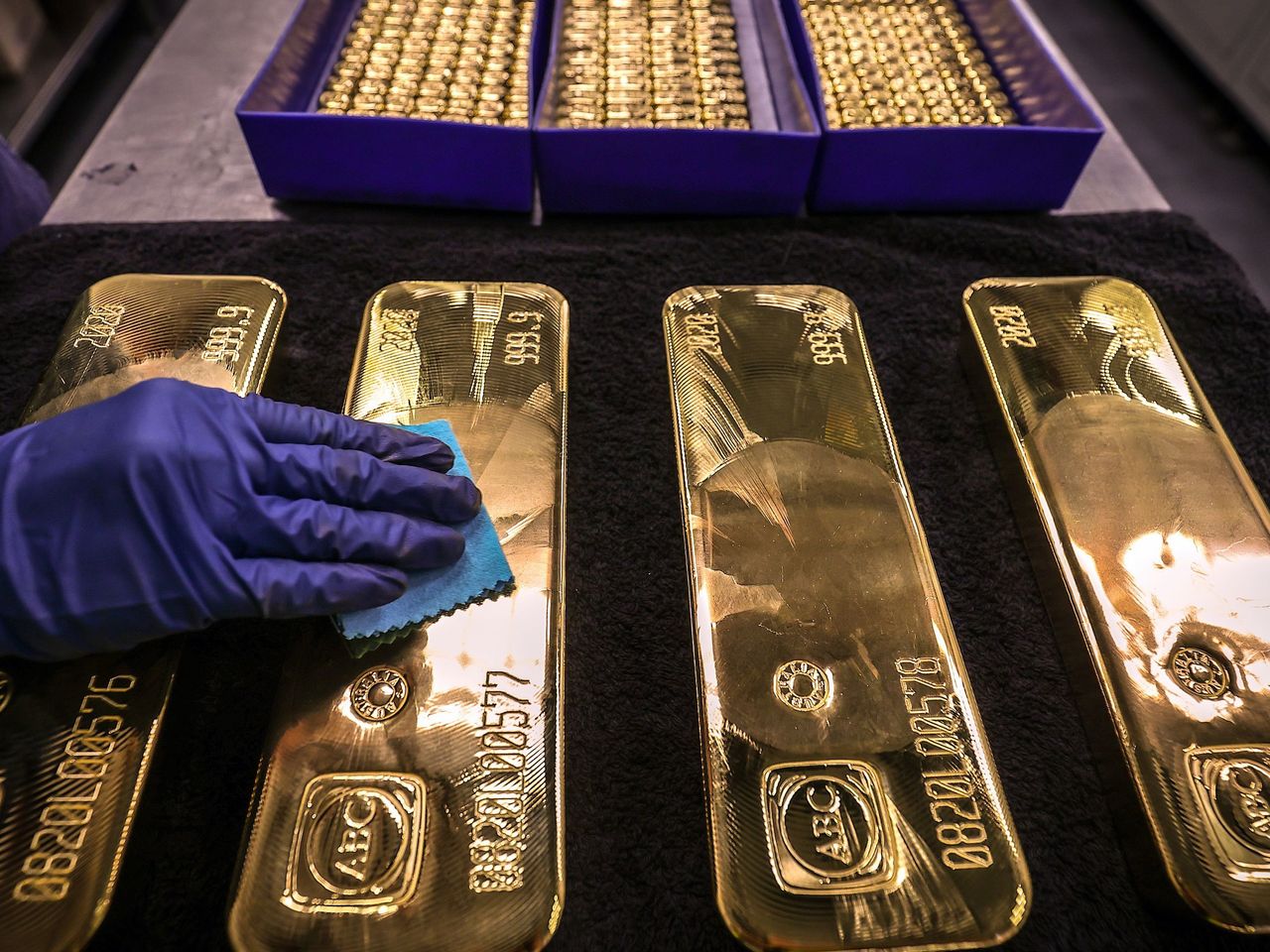 998吨黄金分批运抵中国，美媒：存在清零美债可能
