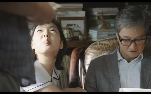 她的中文水平达10级，凭借“尺度片”得到认可，不惜为戏增重8斤