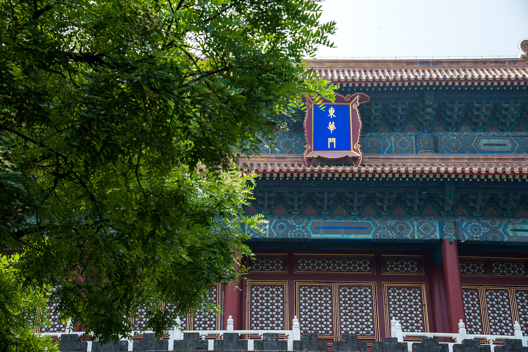 故宫东华门门钉之谜其他三门九排九列为何东华门是九排八列