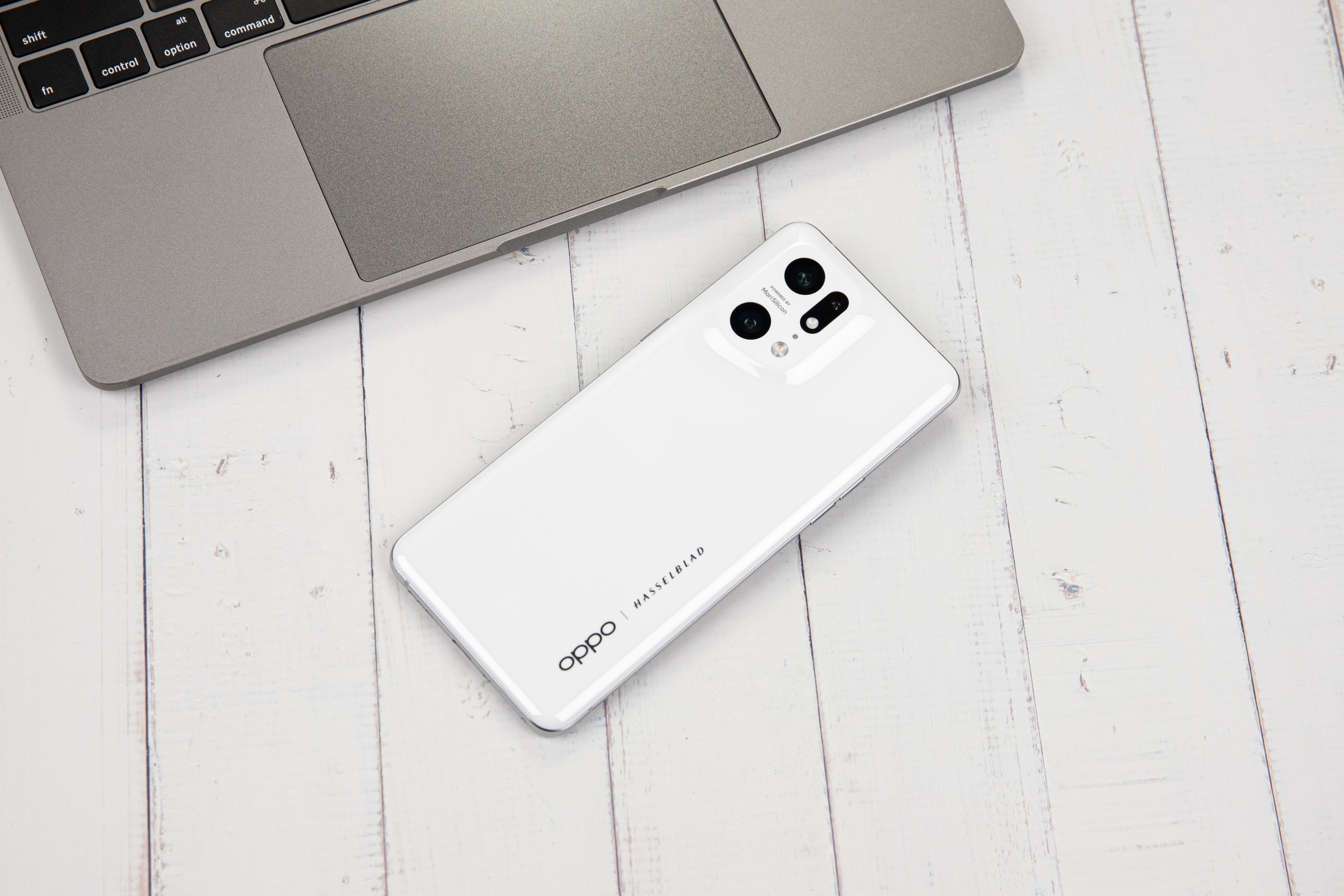 “冒险”投入值不值？OPPO Find X5 Pro首发评测，视频能力是重头戏