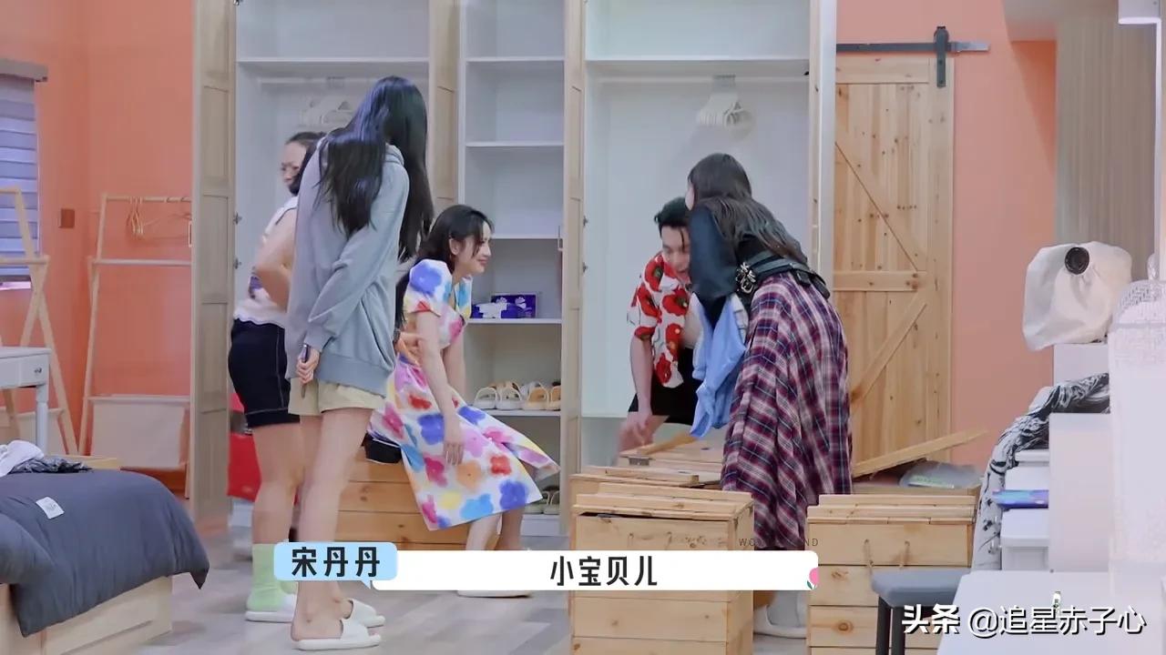 娱乐圈的感情果然都是假的，第一季拿你当宝儿，第二季弃你如草