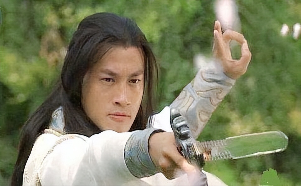 “龙须刘海”不要轻易尝试！有人仙气十足，有人酷似蟑螂精