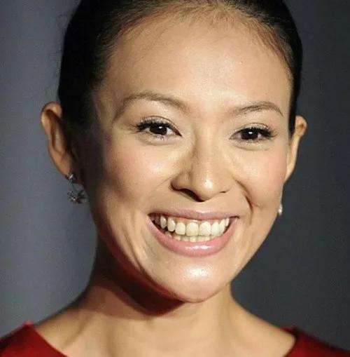 明明是绝色，怎么拍出这么丑的照片，妆容难看，用的是丑颜相机吗