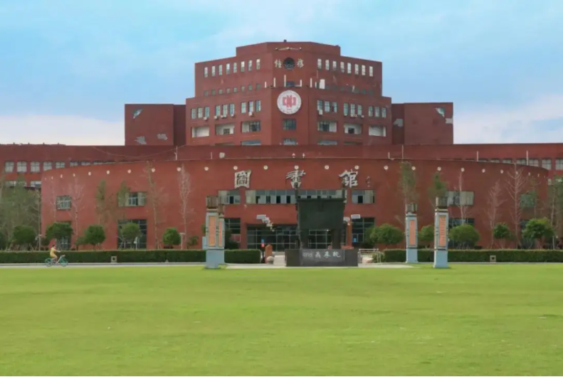 赣南师范大学2017投档线（江西最新师范类大学排名公布）