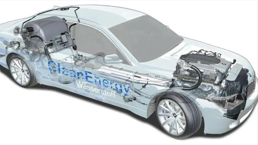 還打造了以氫燃料為動力的寶馬7系氫內燃機在氫能源汽車發展的初期,氫
