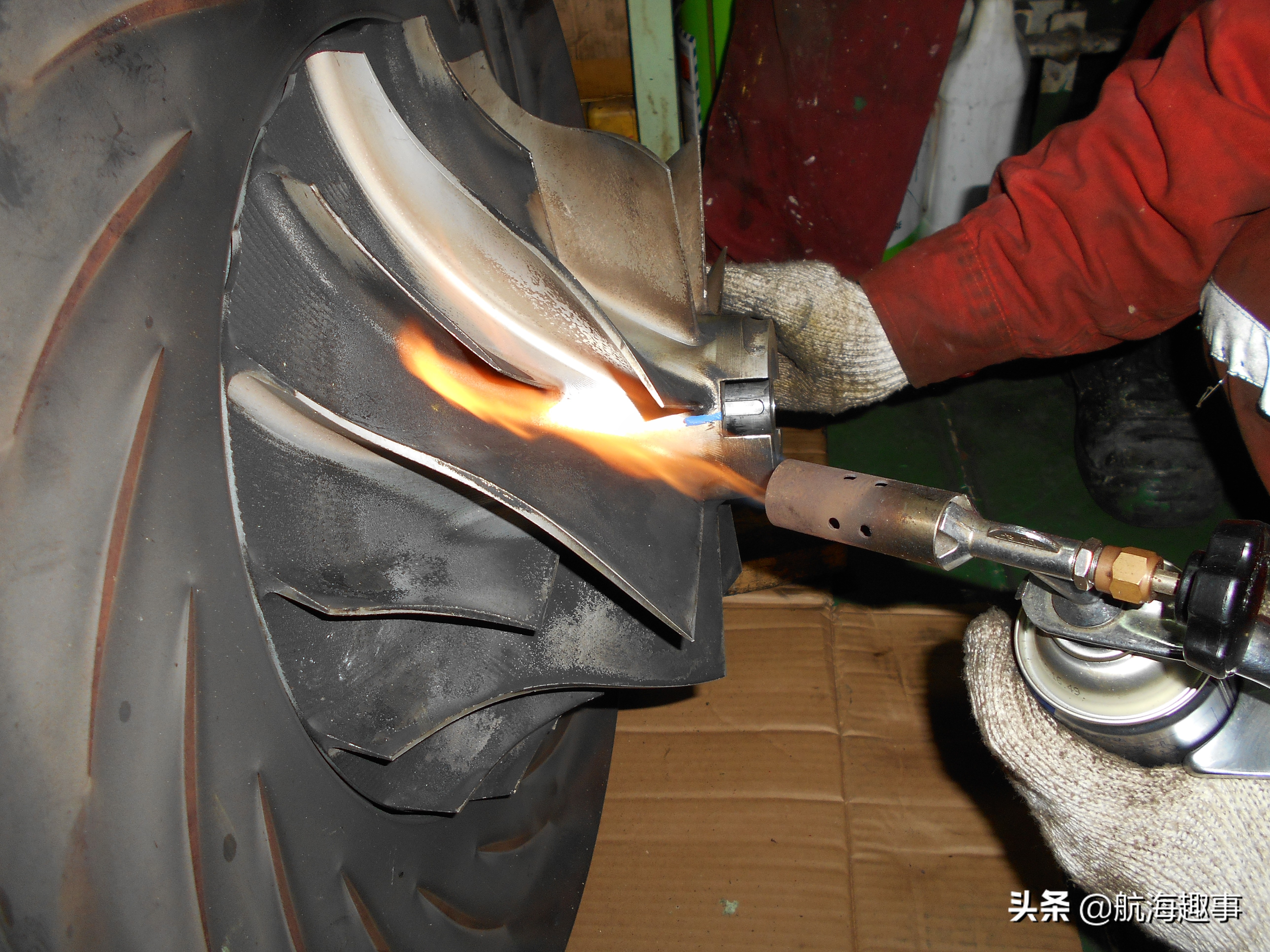 从汽車引擎“T”学习，带你了解船用发电机废气涡轮增压器的检修