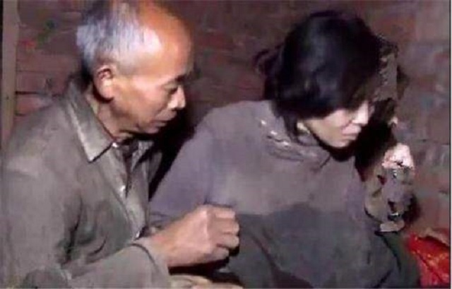 何成慧大学生被拐（女大学生被老汉120元买回家）