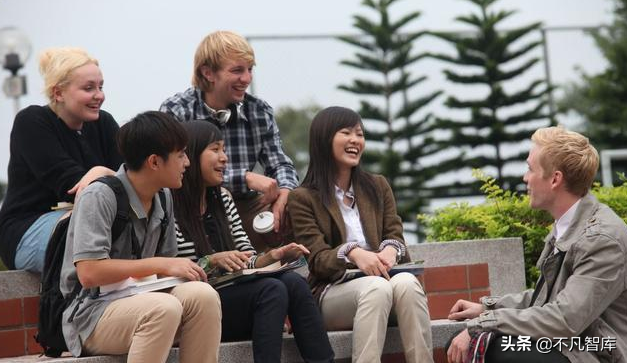 在海外打工的中國人，平均收入是多少？真的比國內賺的多嗎？