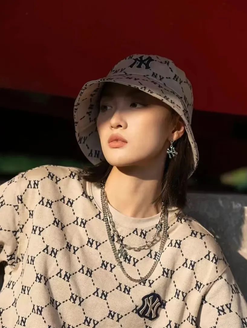 次次艳压00后小花，35岁的杨幂心机在哪儿？