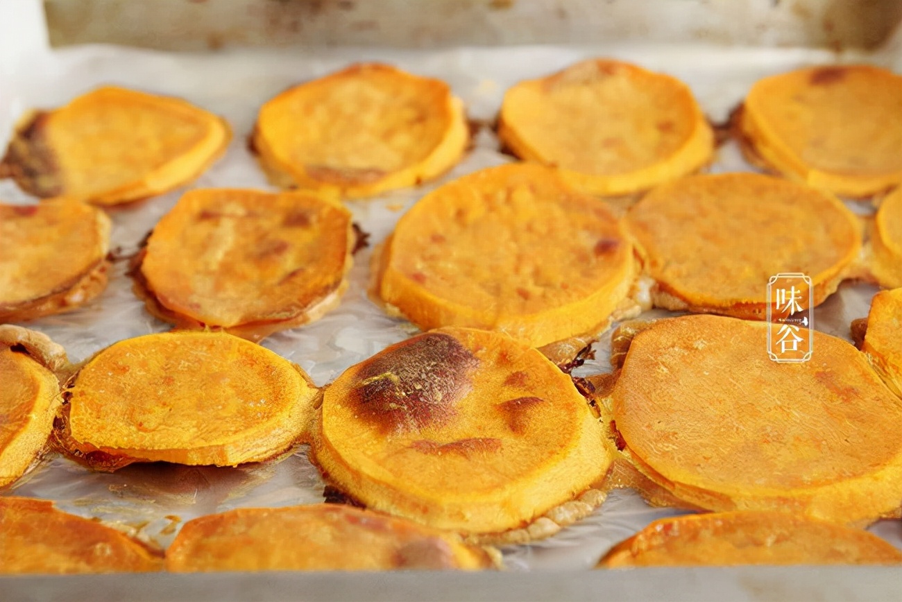 冬天红薯学会这样做，不煮不炸，酥软香甜又解馋，孩子们吃嗨了