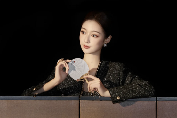 中传校花冯琳高考成绩607分，还是一名理科学霸，同寝5人被保研